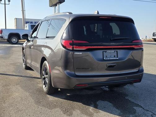 2021 Chrysler Pacifica Touring
