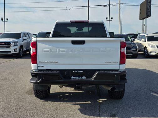 Summit White 2025 Chevrolet Silverado 2500 Custom