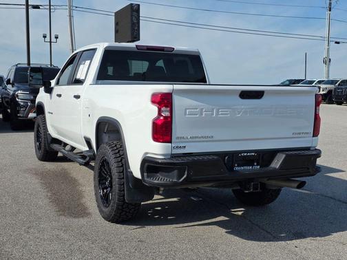 Summit White 2025 Chevrolet Silverado 2500 Custom