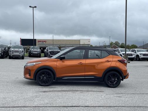 2024 Nissan Kicks SR