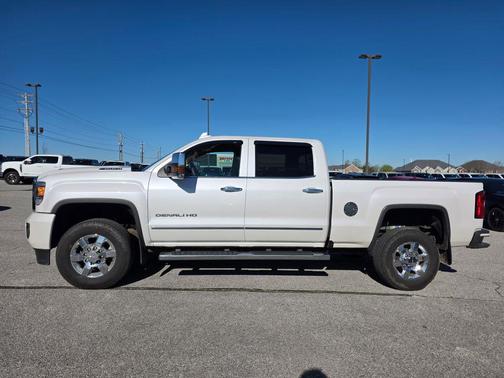 White Frost Tricoat 2018 GMC Sierra 3500 Denali
