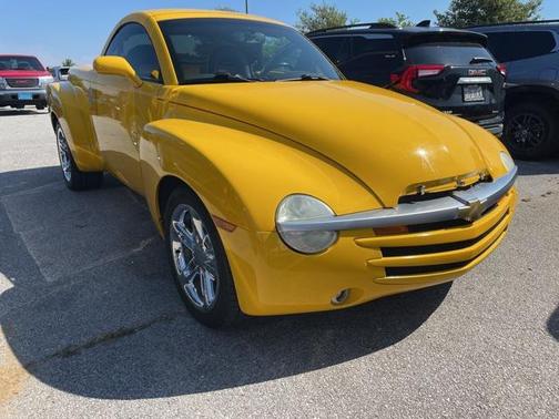 2004 Chevrolet SSR Base