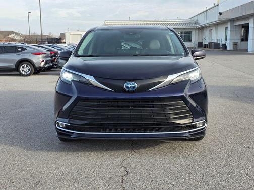 2022 Toyota Sienna XLE