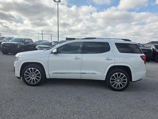 2023 GMC Acadia Denali