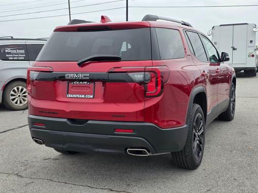 2023 GMC Acadia AWD SLT