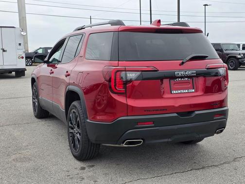 2023 GMC Acadia AWD SLT