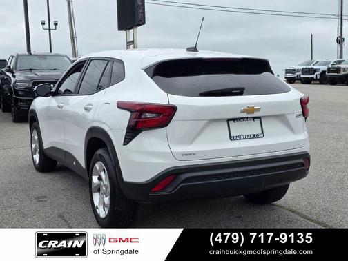 Summit White 2025 Chevrolet Trax LS