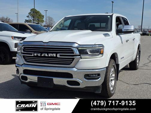Bright White Clearcoat 2020 RAM 1500 Laramie