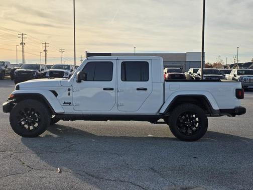 2025 Jeep Gladiator Nighthawk