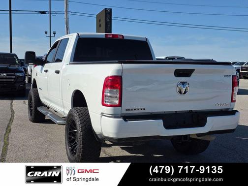 Bright White Clearcoat 2024 RAM 2500 Big Horn Crew Cab 4x4 6'4' Box
