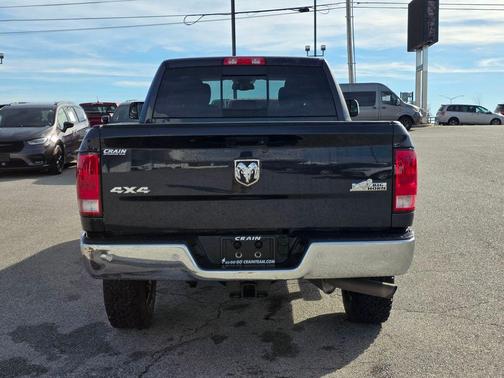 2017 RAM 3500 Big Horn Crew Cab 4x4 6'4' Box