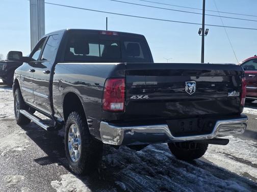 2017 RAM 3500 Big Horn Crew Cab 4x4 6'4' Box