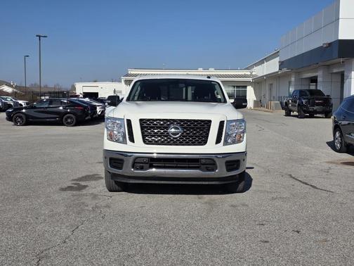 2019 Nissan Titan SV