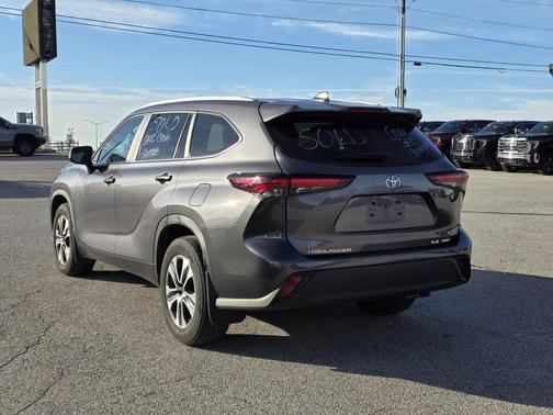 2024 Toyota Highlander XLE