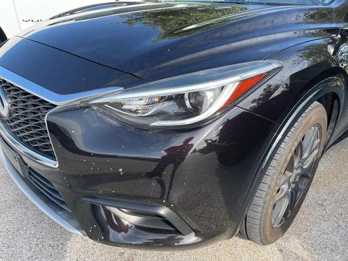 2018 INFINITI QX30 Luxury