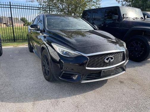 2018 INFINITI QX30 Luxury