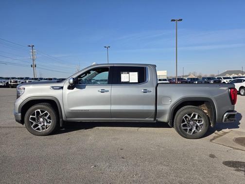 2024 GMC Sierra 1500 SLT