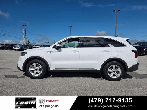 White Pearl 2023 Kia Sorento LX