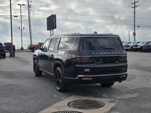 2023 Jeep Wagoneer L Series III 4x4