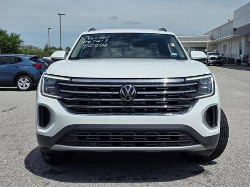 Pure White 2024 Volkswagen Atlas 2.0T SE w/Technology