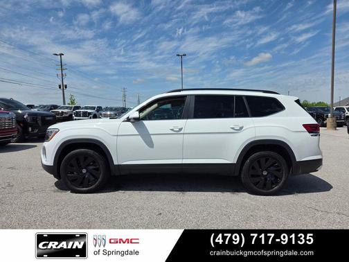 Pure White 2024 Volkswagen Atlas 2.0T SE w/Technology
