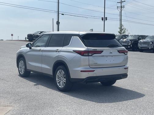 2024 Mitsubishi Outlander ES 2.5 2WD