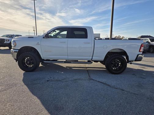 2022 RAM 2500 Big Horn Crew Cab 4x4 6'4' Box