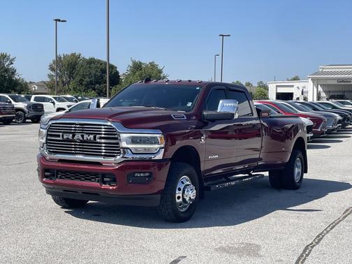 2024 RAM 3500 Laramie Crew Cab 4x4 8' Box