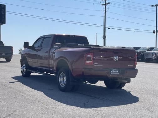 2024 RAM 3500 Laramie Crew Cab 4x4 8' Box