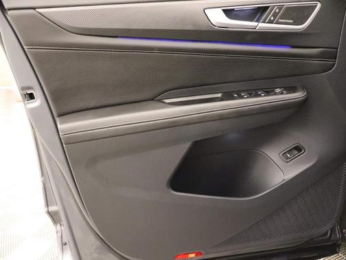 2025 Volkswagen Atlas Cross Sport 2.0T SEL Premium R-Line