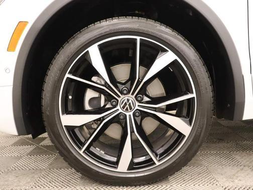 2023 Volkswagen Tiguan 2.0T SEL R-Line