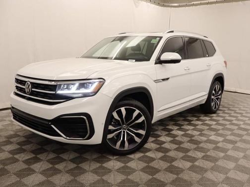 Opal White Pearl Effect 2023 Volkswagen Atlas 3.6 SEL Premium R-Line