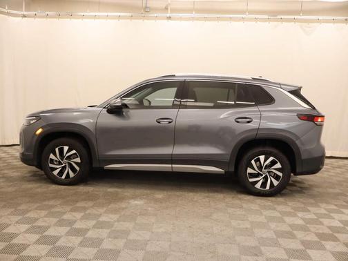 Platinum Gray Metallic 2025 Volkswagen Tiguan 2.0T S