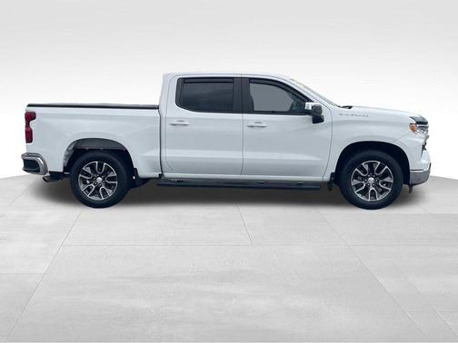 Summit White 2022 Chevrolet Silverado 1500 LT
