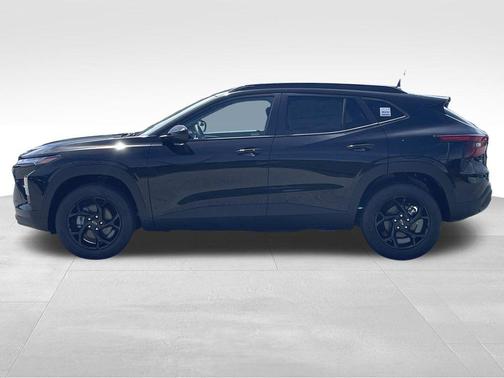 Mosaic Black Metallic 2026 Chevrolet Trax LT