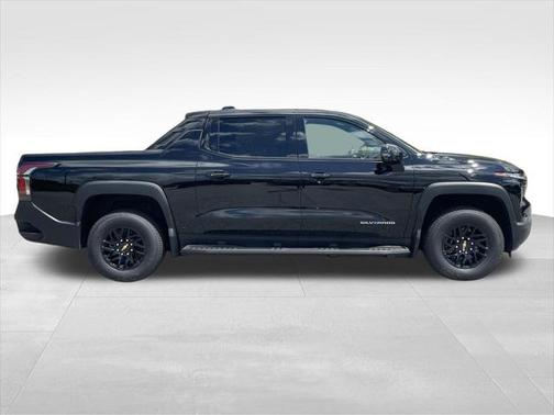 2025 Chevrolet Silverado EV LT