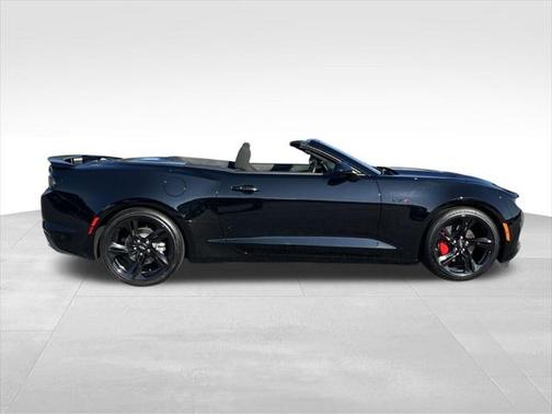 2022 Chevrolet Camaro RWD Convertible LT1