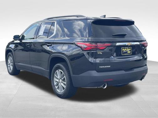 Mosaic Black Metallic 2023 Chevrolet Traverse LT