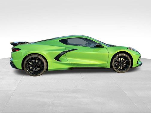 2026 Chevrolet Corvette Stingray w/2LT