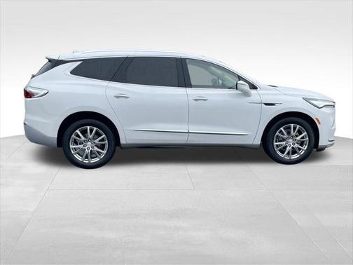 2022 Buick Enclave FWD Essence