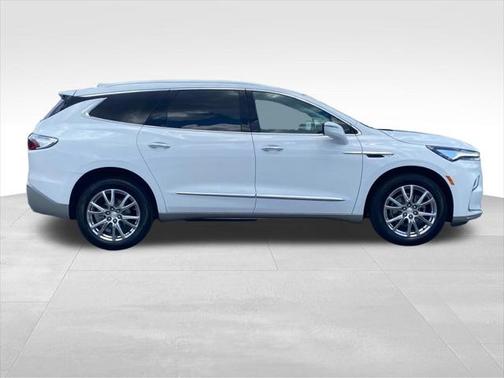 2022 Buick Enclave FWD Essence