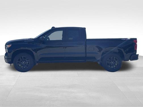 Black 2026 Chevrolet Silverado 1500 Custom