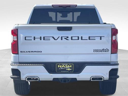 Polar White Tricoat 2026 Chevrolet Silverado 1500 High Country