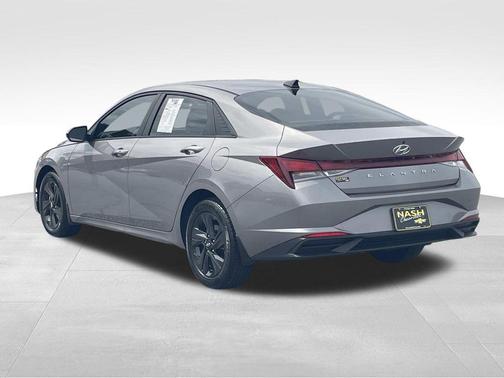 Fluid Metal 2022 Hyundai ELANTRA SEL
