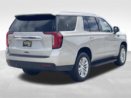 Pearl Beige Metallic 2023 GMC Yukon SLE