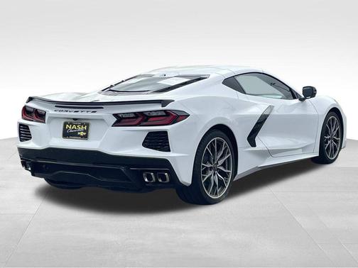 Arctic White 2024 Chevrolet Corvette Stingray w/2LT