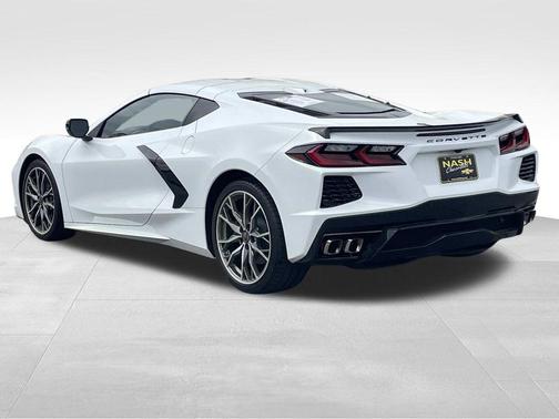 Arctic White 2024 Chevrolet Corvette Stingray w/2LT