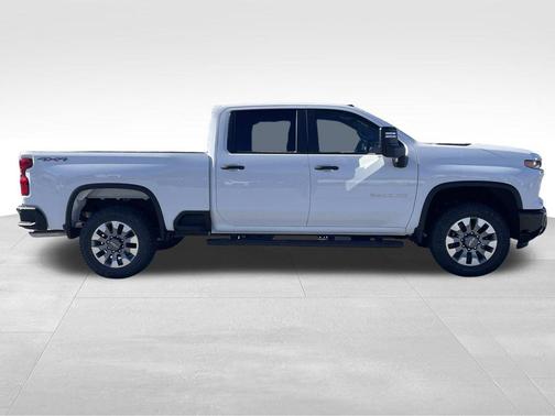 2026 Chevrolet Silverado 2500 Custom