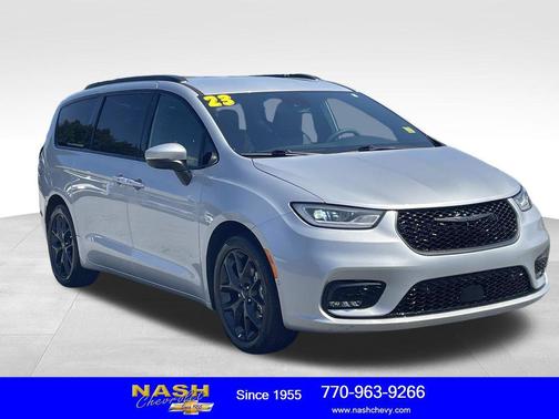 Silver Mist Clearcoat 2023 Chrysler Pacifica Touring L