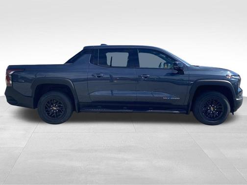 2025 Chevrolet Silverado EV LT